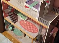 Grajewo ogłoszenia: Sprzedam duży drewniany domek dla lalek sta bdb. - zdjęcie