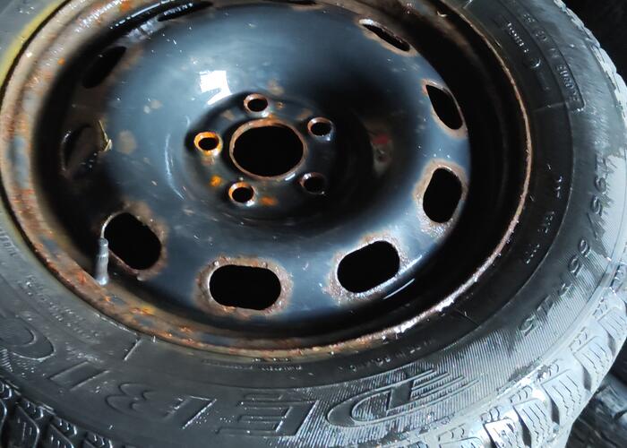 Grajewo ogłoszenia: Sprzedam komplet kół zimowych, 195/65 R 15 zdjęte z golfa 4 cena...