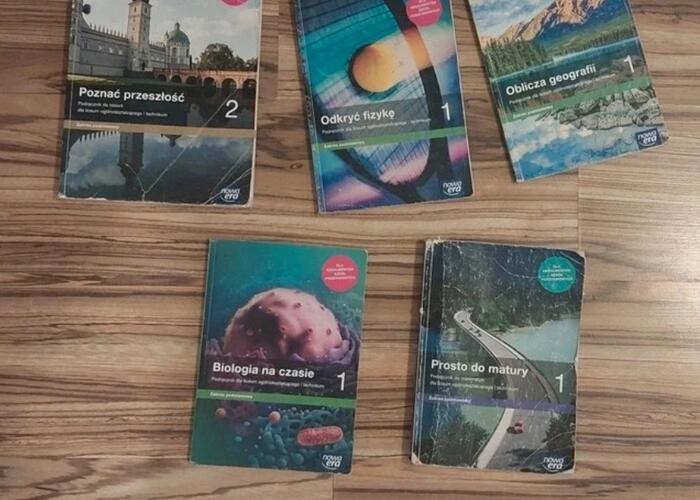 Grajewo ogłoszenia: Sprzedam książki do szkoły średniej 15zł/szt.